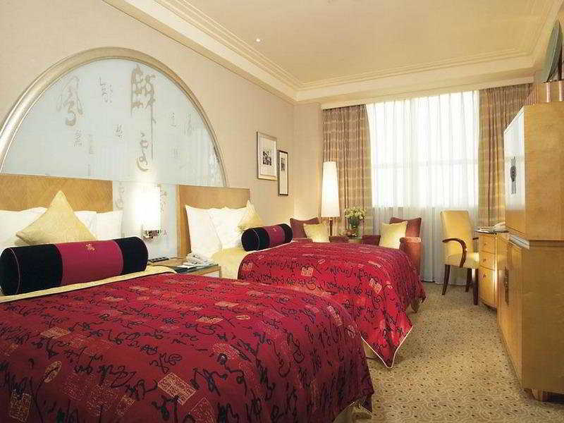 Renaissance Shanghai Pudong Hotel Room photo